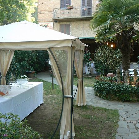 Hotel Moderno Siena Exterior foto