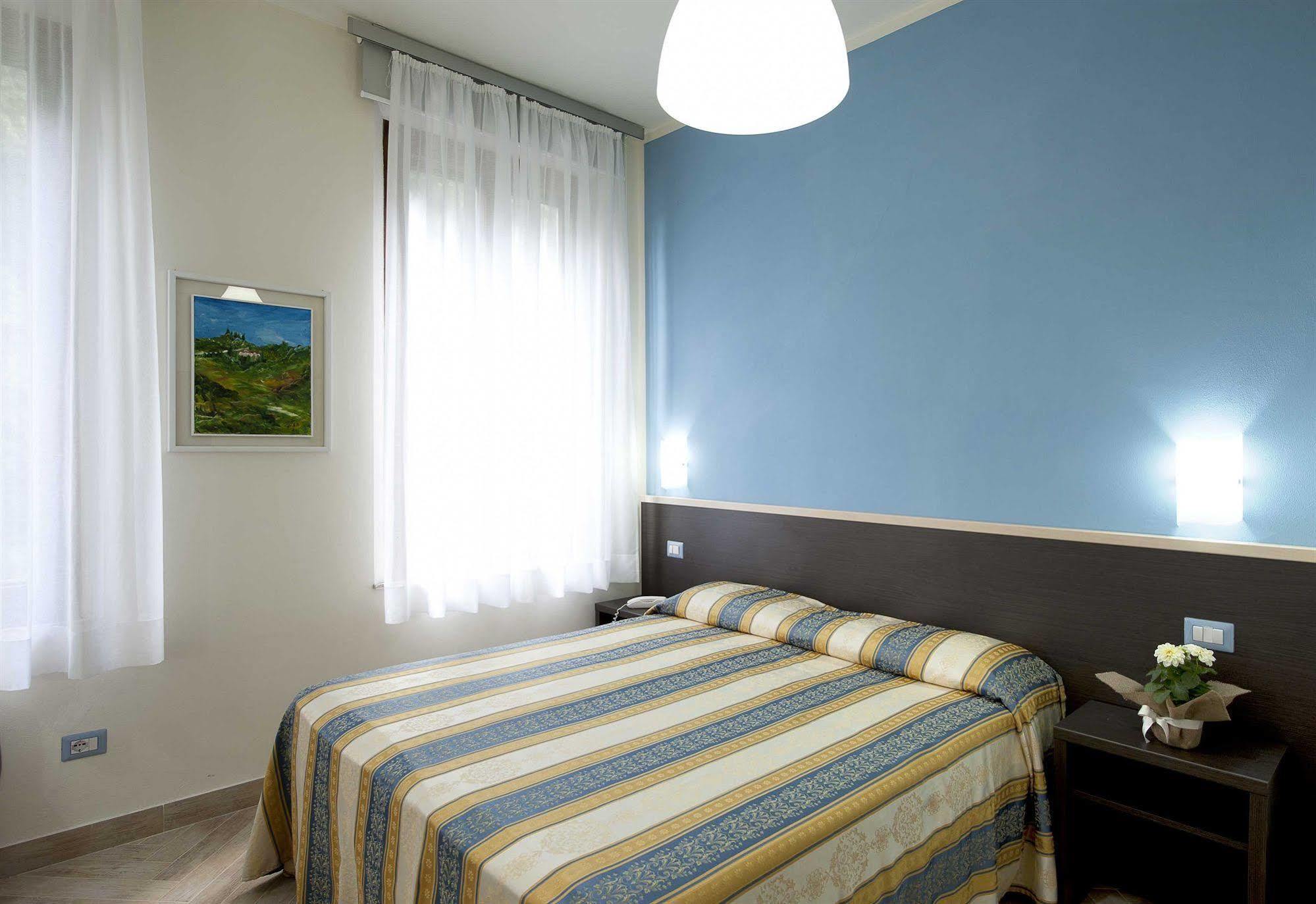 Hotel Moderno Siena Exterior foto