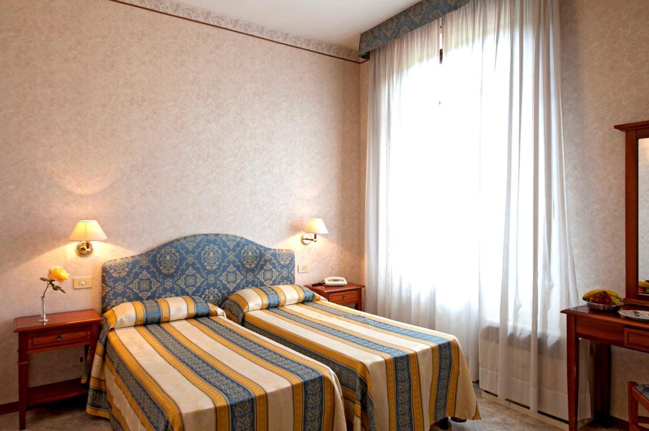 Hotel Moderno Siena Exterior foto