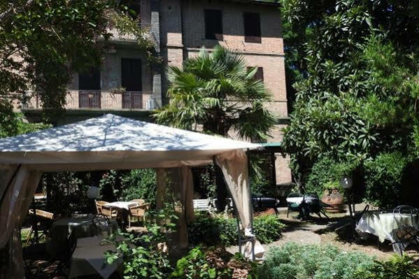 Hotel Moderno Siena Exterior foto