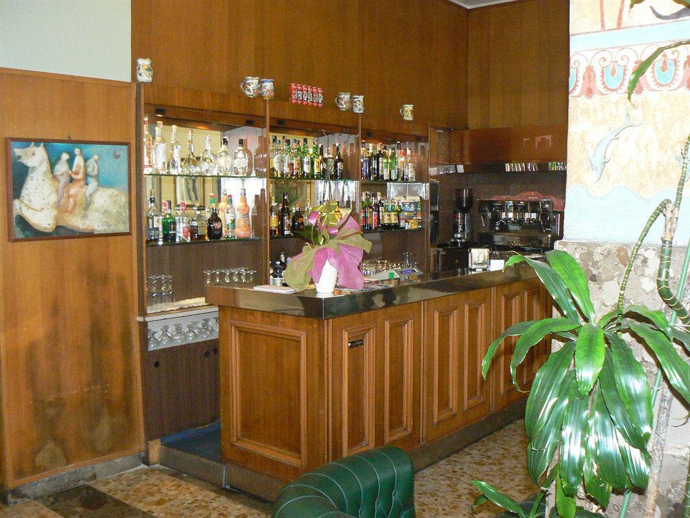 Hotel Moderno Siena Exterior foto